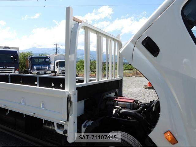 Hino DUTRO 2019-08 6716069-11