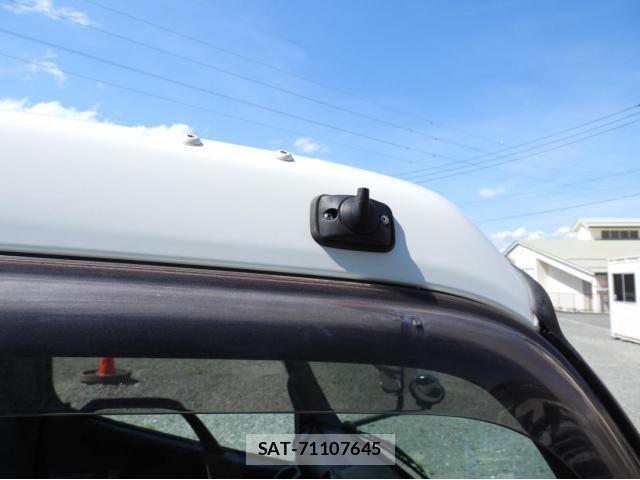 Hino DUTRO 2019-08 6716069-18