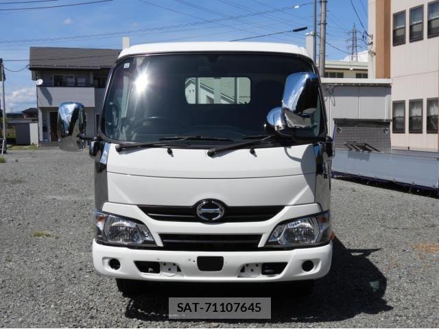 Hino DUTRO 2019-08 6716069-1