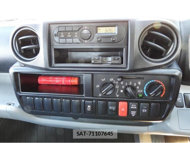 Hino DUTRO 2019-08 6716069-20