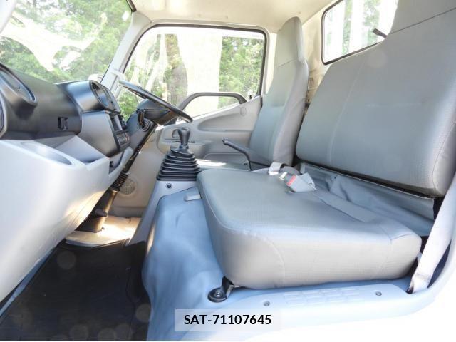 Hino DUTRO 2019-08 6716069-23
