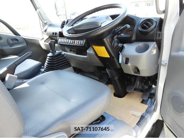 Hino DUTRO 2019-08 6716069-24