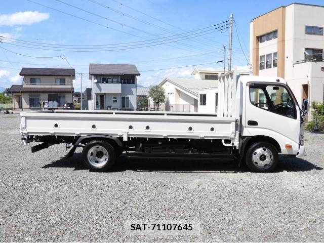 Hino DUTRO 2019-08 6716069-8