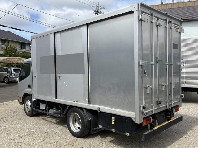 Hino DUTRO 2021-01 6734177-3