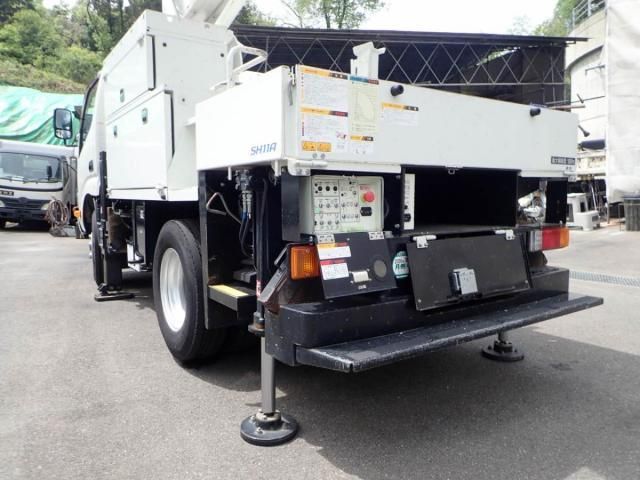 Hino DUTRO 2017-03 6734179-13