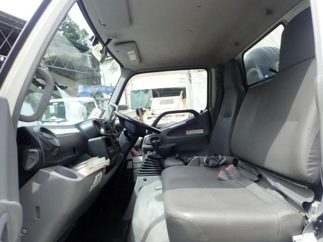 Hino DUTRO 2017-03 6734179-19