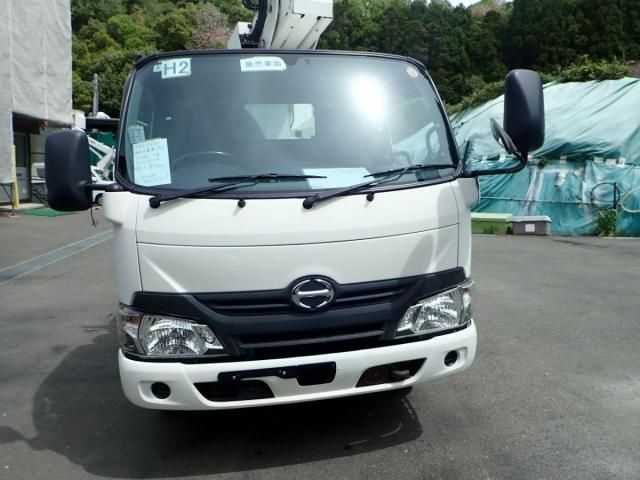 Hino DUTRO 2017-03 6734179-23