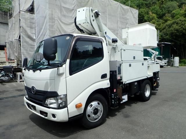 Hino DUTRO 2017-03 6734179-25