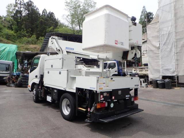 Hino DUTRO 2017-03 6734179-28