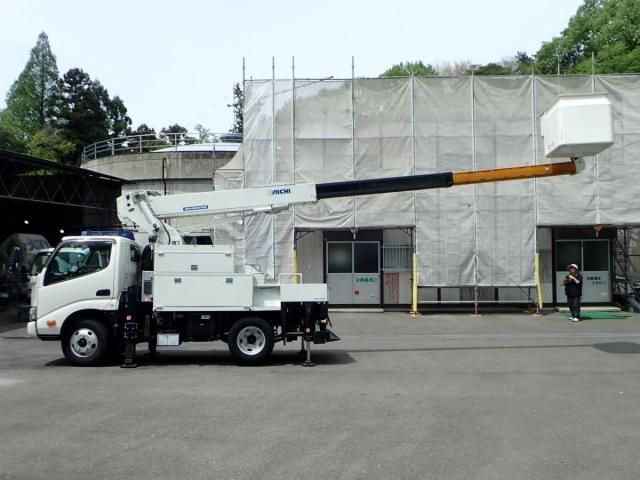 Hino DUTRO 2017-03 6734179-29