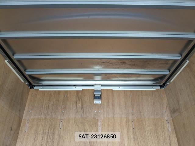 Hino DUTRO 2019-04 6791004-17