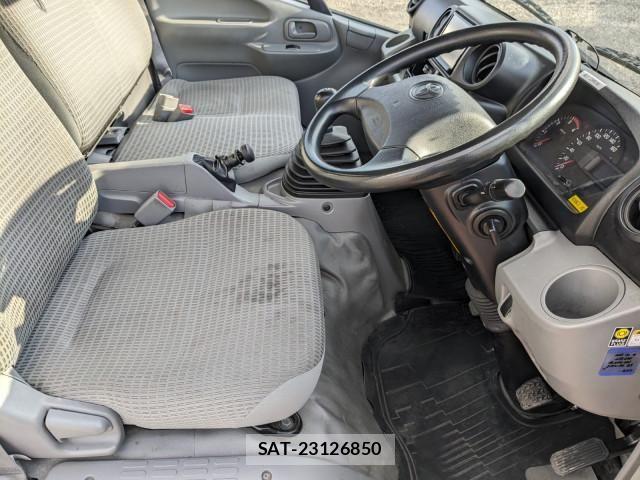 Hino DUTRO 2019-04 6791004-26