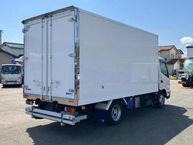 Hino DUTRO 2024-02 6805376-2