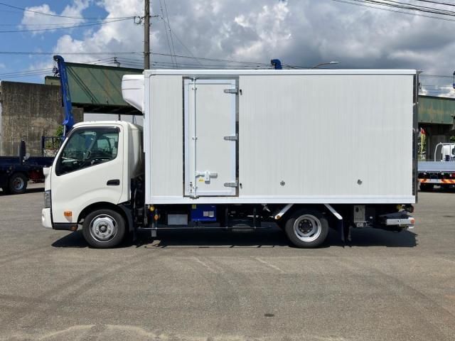 Hino DUTRO 2024-02 6805376-4