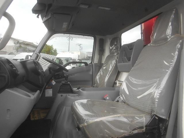 Hino DUTRO 2018-06 6805379-14