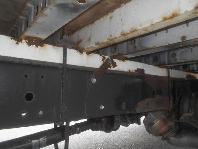 Hino DUTRO 2018-06 6805379-17
