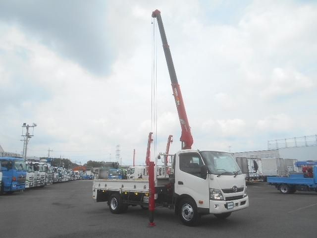 Hino DUTRO 2018-06 6805379-4