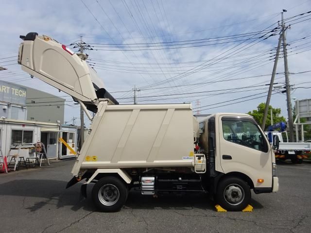 Hino DUTRO 2021-01 6805377-4