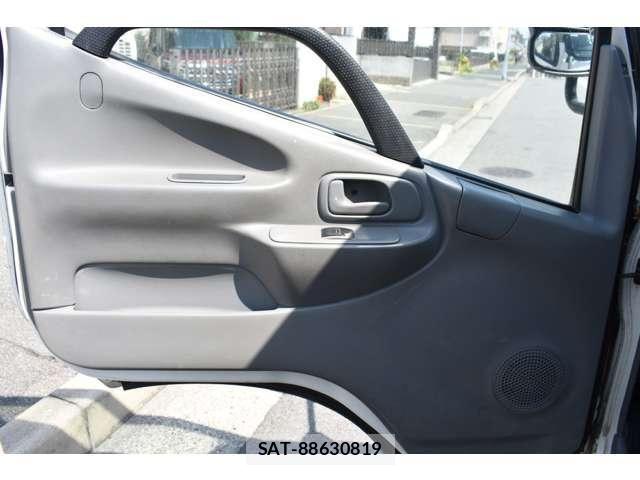 Hino DUTRO 2013-09 6814739-10