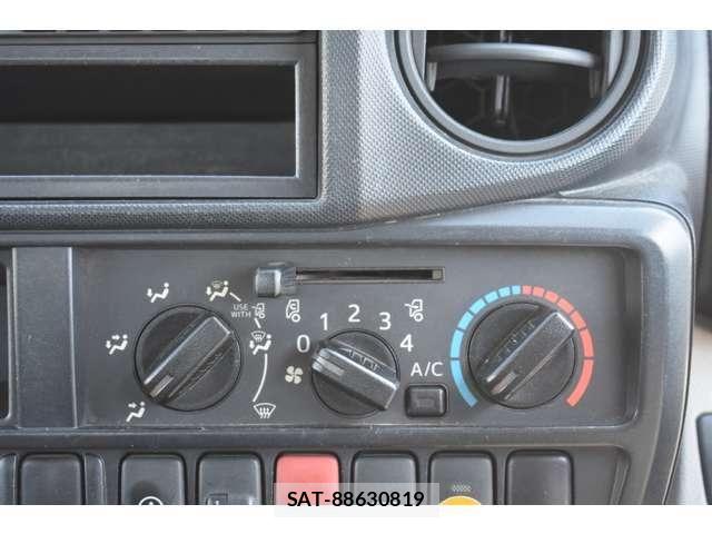 Hino DUTRO 2013-09 6814739-16