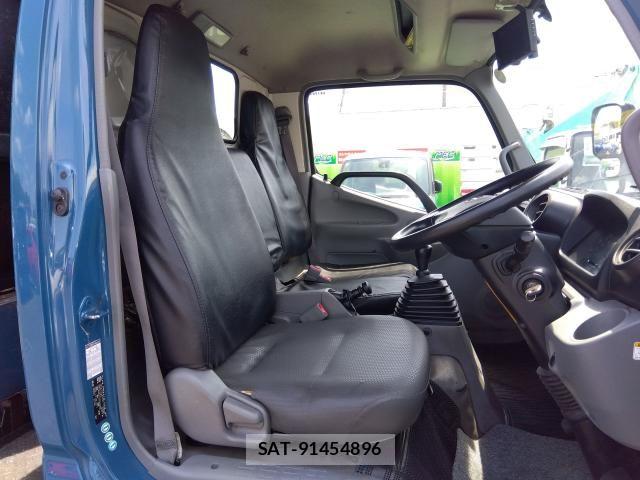 Hino DUTRO 2014-03 6814733-6