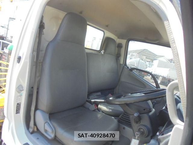 Hino DUTRO 2015-10 6814736-9