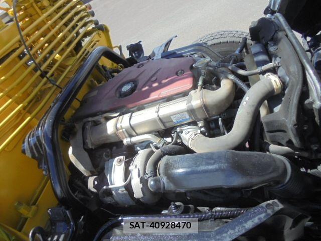 Hino DUTRO 2015-10 6814736-18