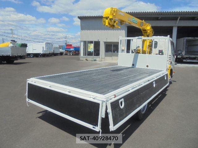 Hino DUTRO 2015-10 6814736-26