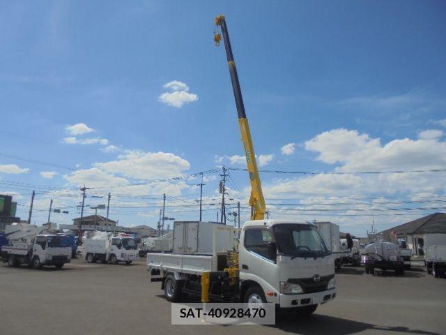 Hino DUTRO 2015-10 6814736-27