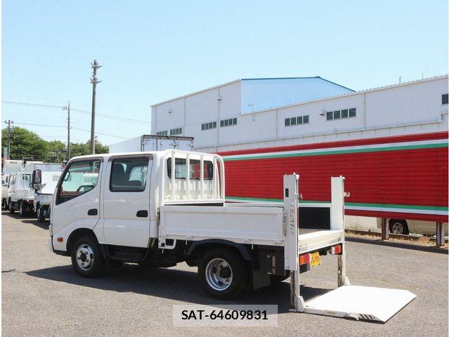 Hino DUTRO 2017-03 6814734-15