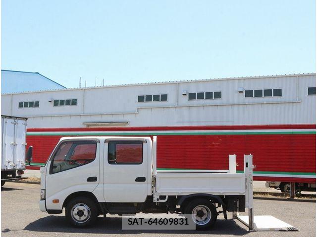Hino DUTRO 2017-03 6814734-16