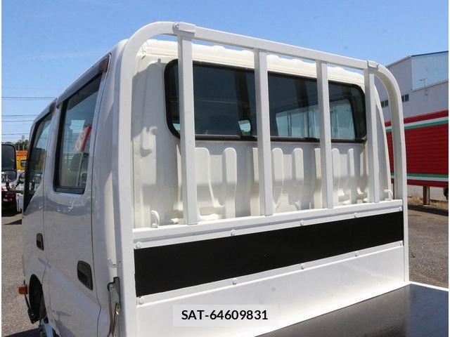 Hino DUTRO 2017-03 6814734-18