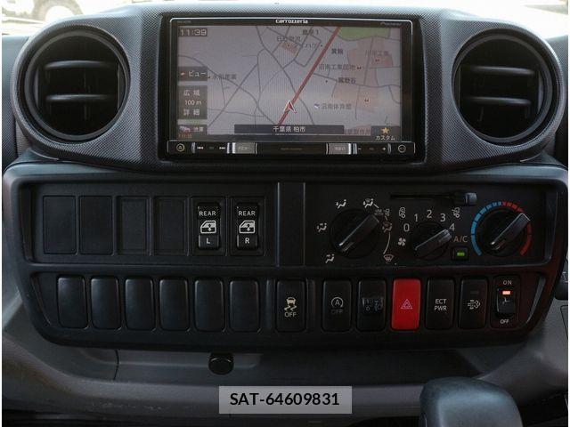 Hino DUTRO 2017-03 6814734-25