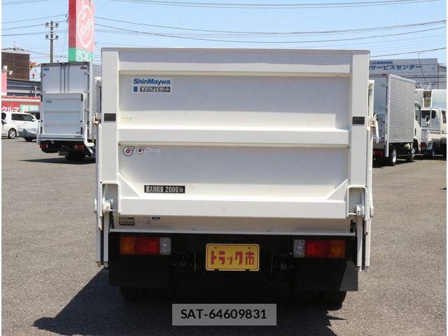Hino DUTRO 2017-03 6814734-6