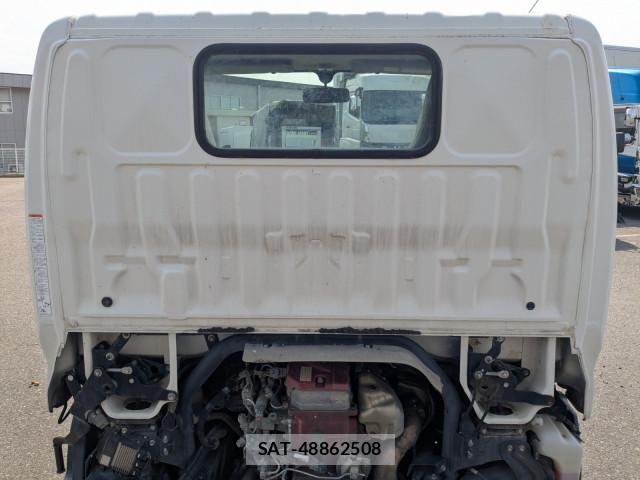 Hino DUTRO 2017-02 6904486-16
