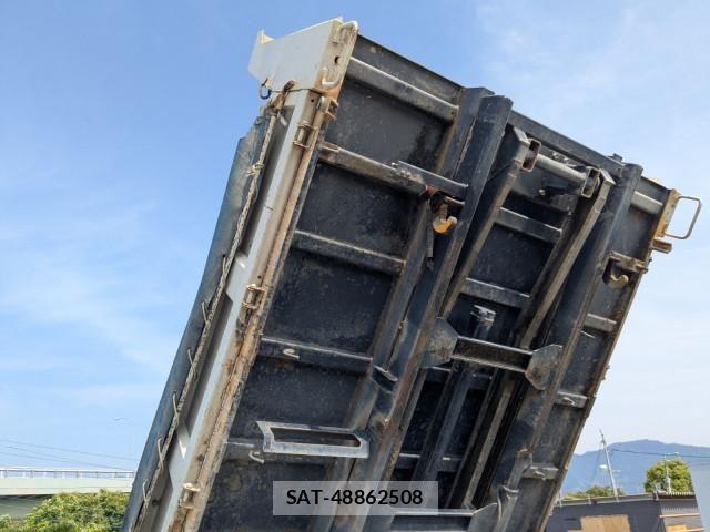 Hino DUTRO 2017-02 6904486-17