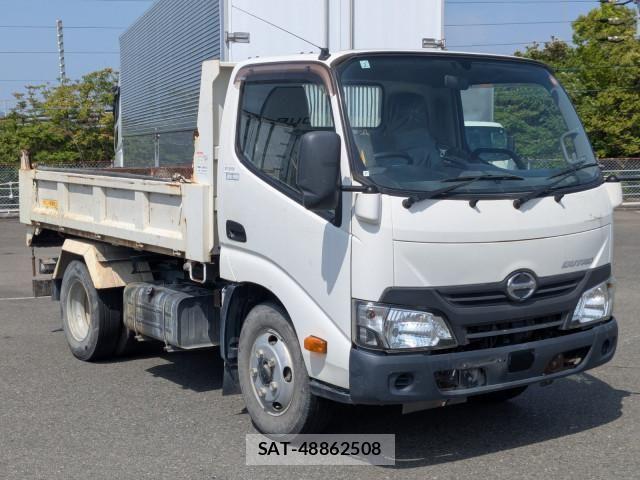 Hino DUTRO 2017-02 6904486-1
