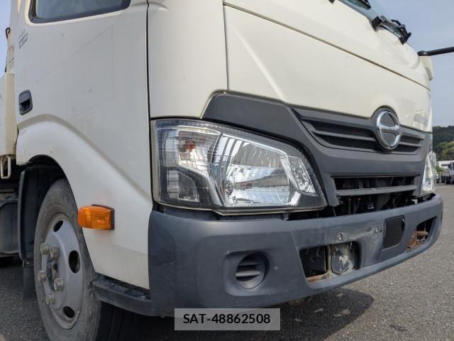 Hino DUTRO 2017-02 6904486-24