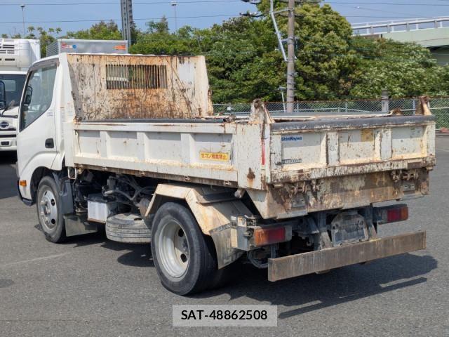 Hino DUTRO 2017-02 6904486-3