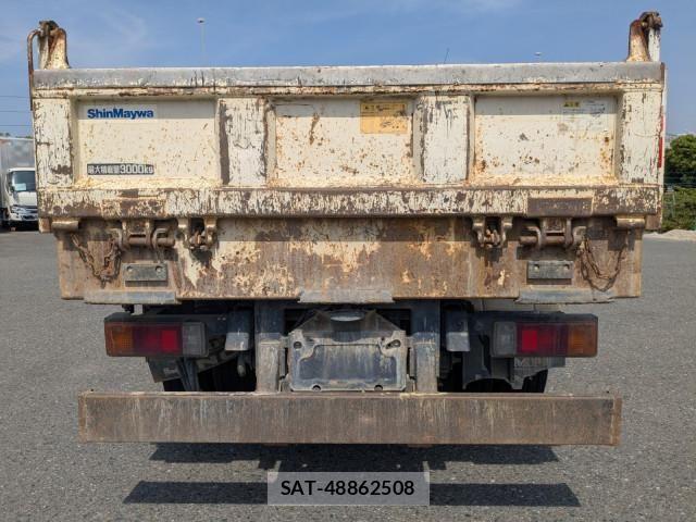 Hino DUTRO 2017-02 6904486-4