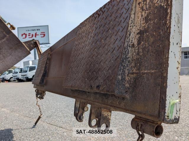 Hino DUTRO 2017-02 6904486-8