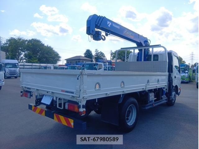 Hino DUTRO 2023-09 6904482-2