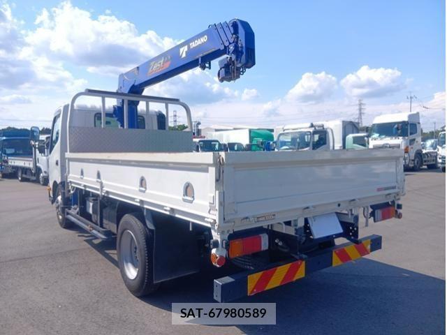 Hino DUTRO 2023-09 6904482-6