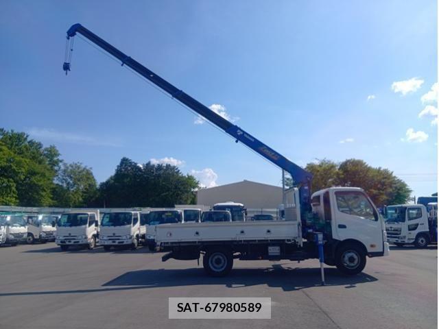 Hino DUTRO 2023-09 6904482-8