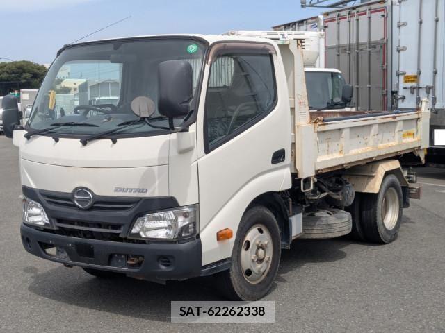 Hino DUTRO 2017-02 6904483-0