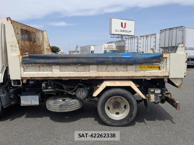 Hino DUTRO 2017-02 6904483-23