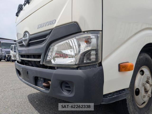 Hino DUTRO 2017-02 6904483-25