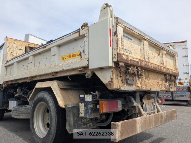 Hino DUTRO 2017-02 6904483-4
