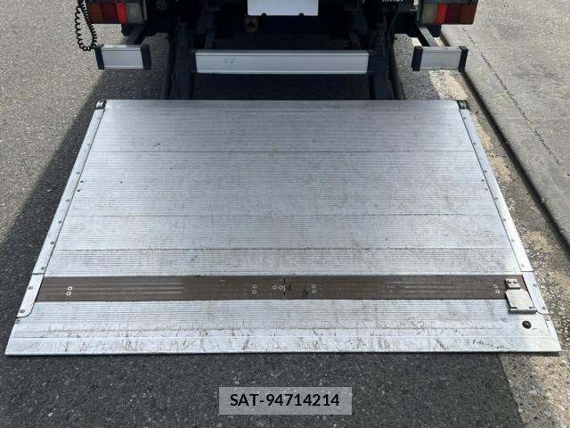 Hino DUTRO 2017-04 6904490-9