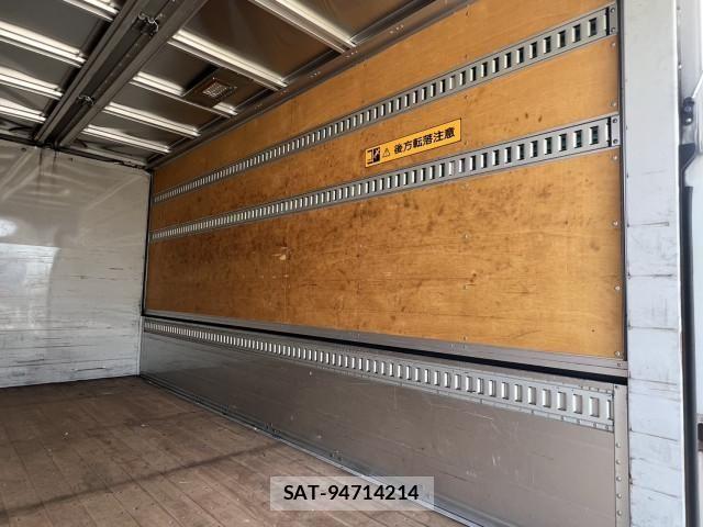 Hino DUTRO 2017-04 6904490-12